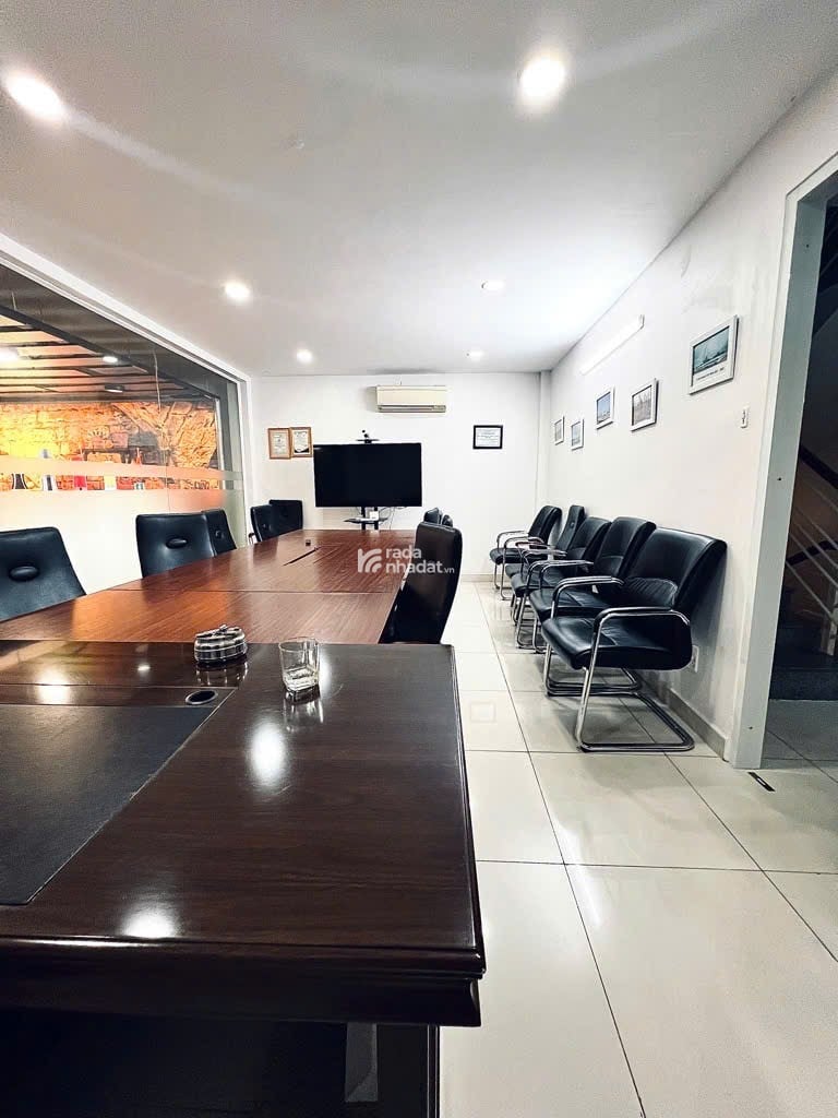 CHỈ DUY NHẤT - 4 TẦNG - MẶT TIỀN TRƯỜNG CHINH P13 - (6.6*23) 153m2 CN Đủ