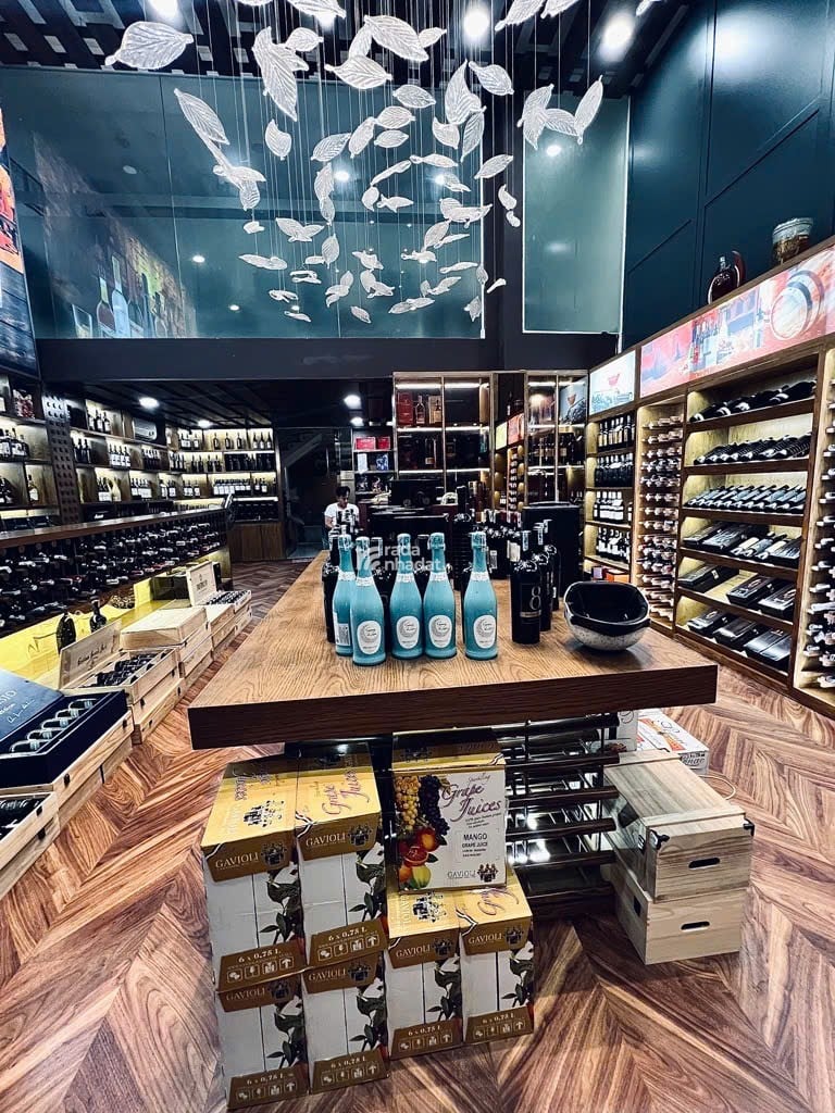 CHỈ DUY NHẤT - 4 TẦNG - MẶT TIỀN TRƯỜNG CHINH P13 - (6.6*23) 153m2 CN Đủ