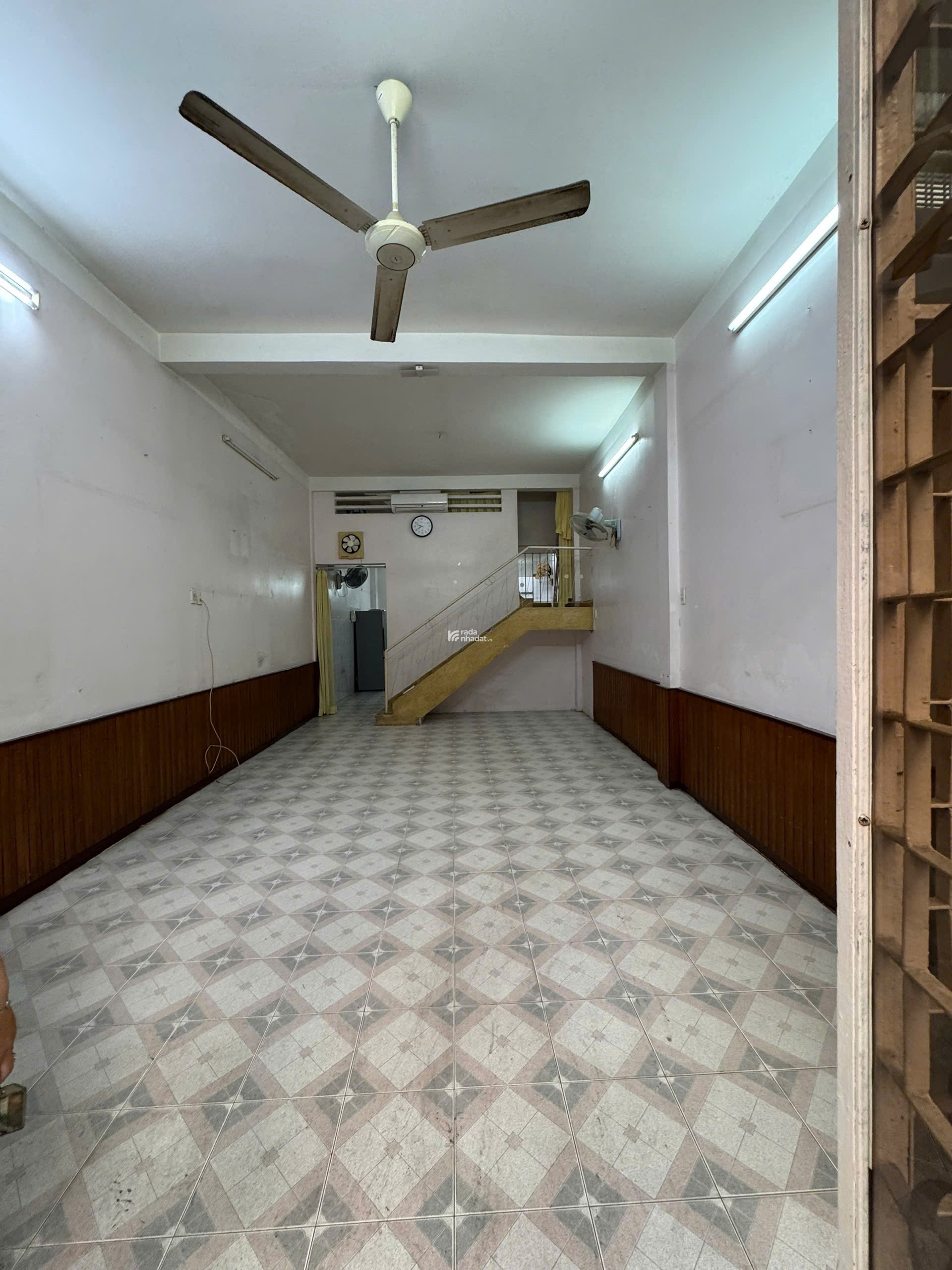 Cho thuê nhà nguyên căn Lê Văn Sỹ, khu vực trung tâm, nhà sạch sẽ, an ninh, dân trí cao.