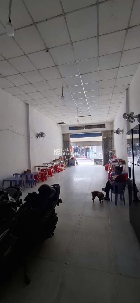 ặt Tiền Kinh Doanh Sầm Uất- Ngang Lớn Hơn 5M-Tí Xíu Lộ Giới. -Nhà Cấp 4