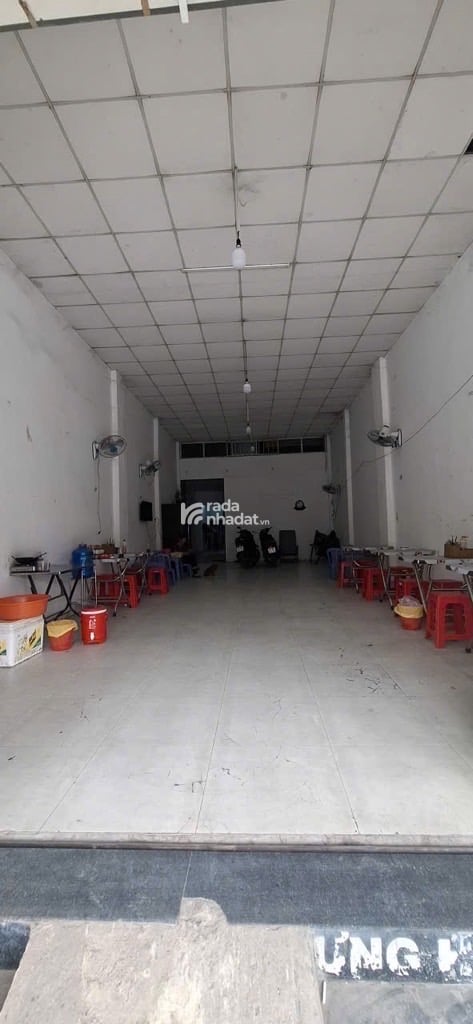 ặt Tiền Kinh Doanh Sầm Uất- Ngang Lớn Hơn 5M-Tí Xíu Lộ Giới. -Nhà Cấp 4
