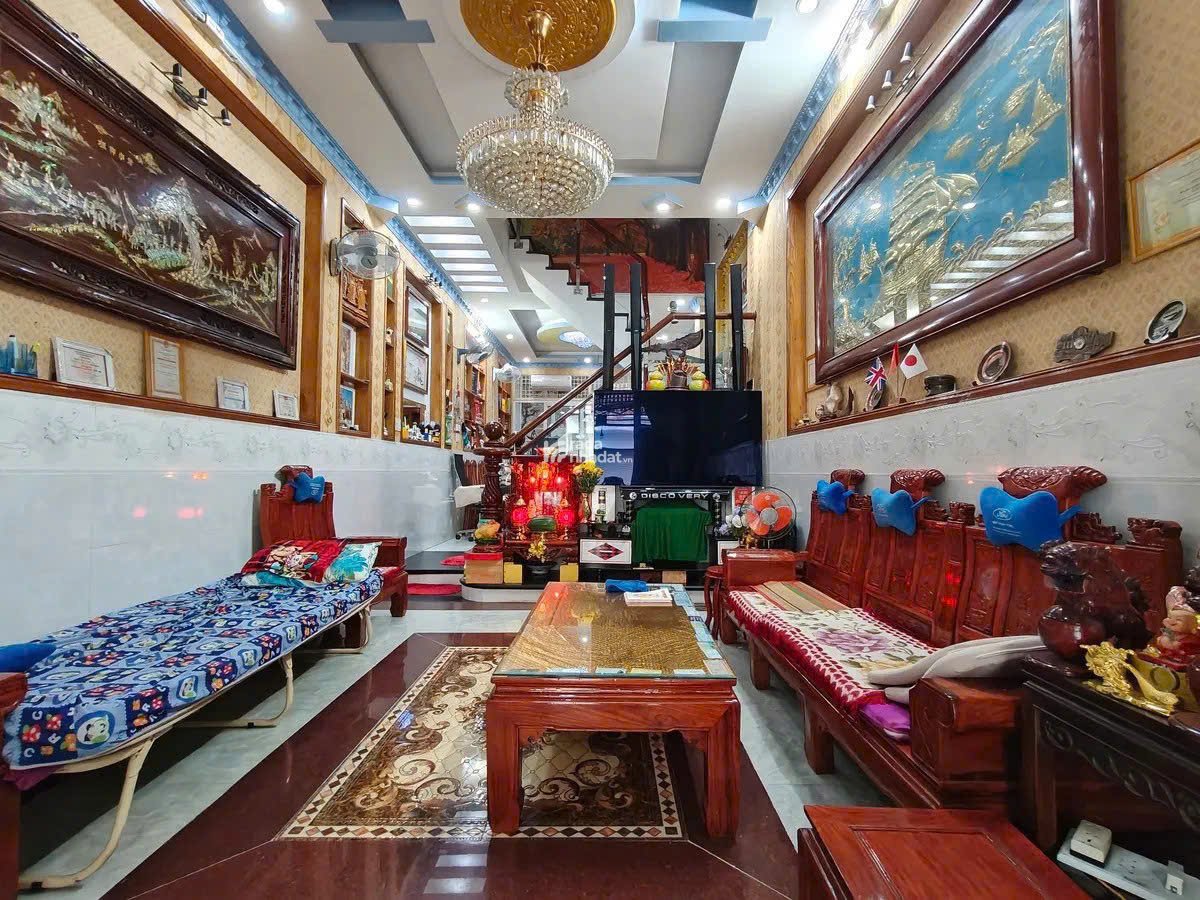Nhà 4 lầu BTCT đẹp hẻm 331 Phan Huy Ích 68m2 ngang 4m tiện ích gần Emart nhỉnh 8 tỷ.