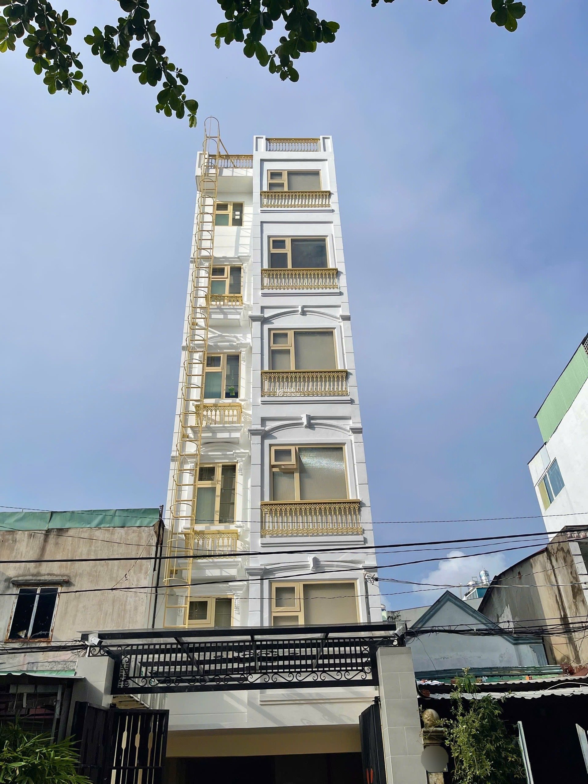 KHÁCH SẠN 6 TẦNG 19 PHÒNG PHONG CÁCH HÀN QUỐC - DOANH THU 200TR/THÁNG