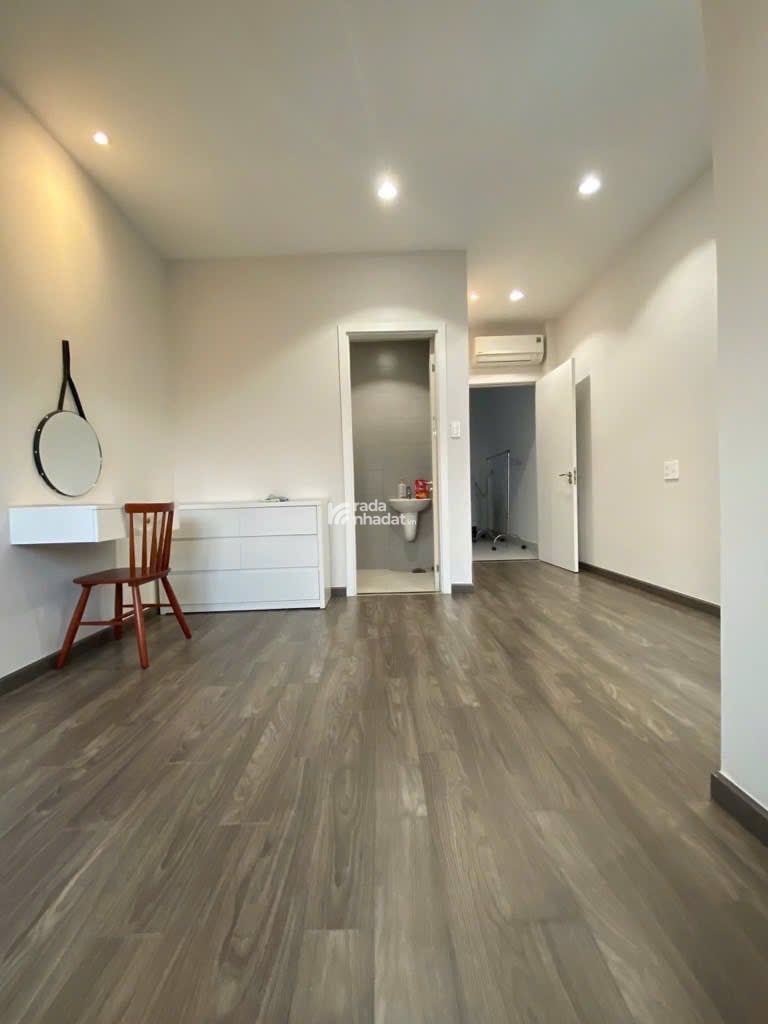 Nhà 3 tầng đường số 12, Thủ Đức , 68m2 đất, 250m2 sử dụng , hẻm xe hơi, full công năng