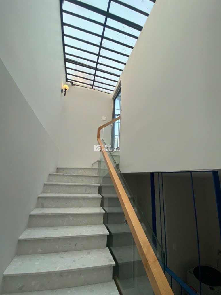 Nhà 3 tầng đường số 12, Thủ Đức , 68m2 đất, 250m2 sử dụng , hẻm xe hơi, full công năng