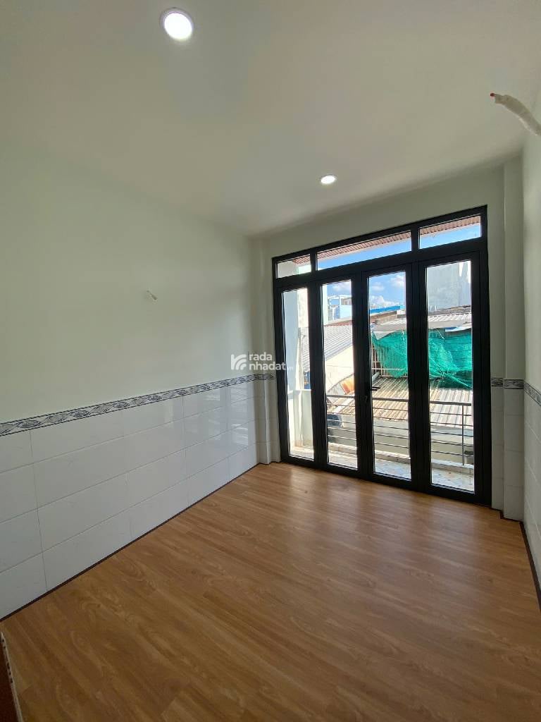 Nhà đẹp ngay trung tâm Quận 11, tiện ích đầy đủ 