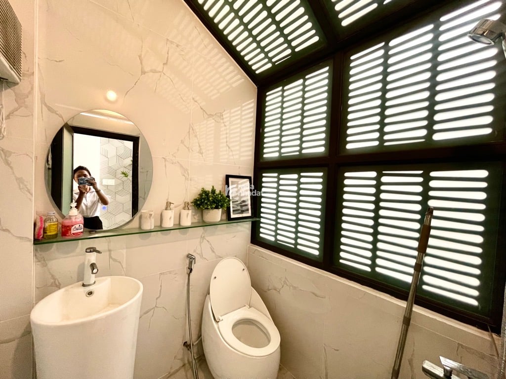 Bán nhà xây mới thiết kế hiện đại chuẩn châu âu, 4 tầng siêu đẹp, full nội thất cao cấp