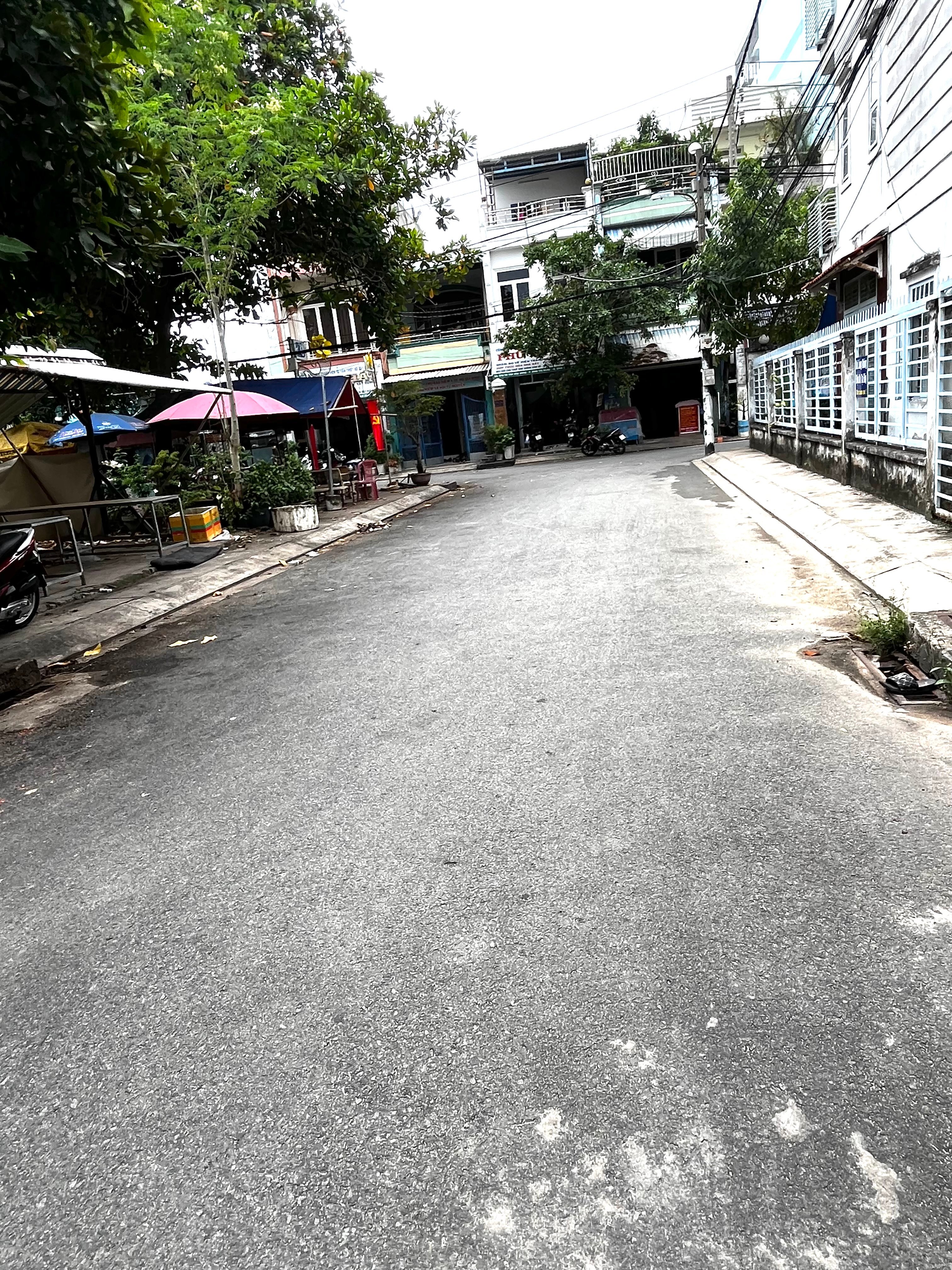 Bán nhà gấp đường Tân Hoà Đông, diện tích 4mx20m, 2 tấm, giá 7.5 tỷ (thương lượng), hẻm 8m