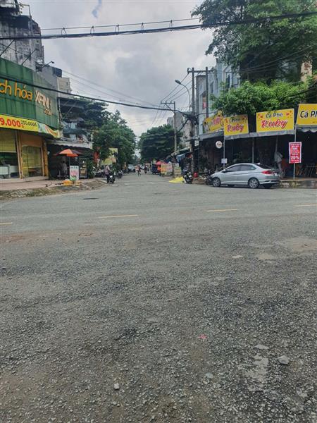 Nhà 4 tầng 120m2(6x20)-gần KDC Tên Lửa-giá 10.9 tỷ