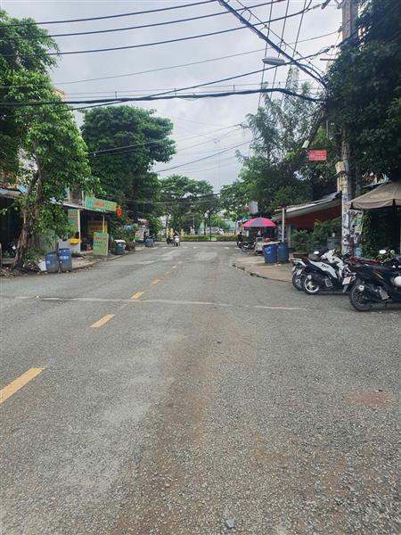 Nhà 4 tầng 120m2(6x20)-gần KDC Tên Lửa-giá 10.9 tỷ