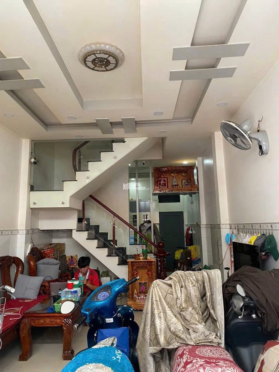 BÁN nhà Hoàng Diệu P9 Quận 4, vị trí đẹp, Giá 4TY2, Hẻm xe hơi, CẦN BÁN GẤPPPPPP