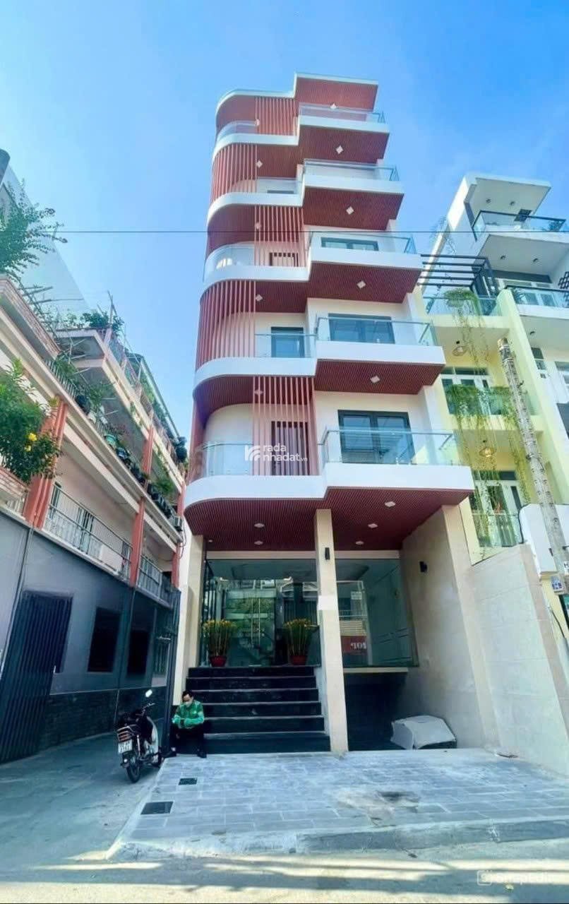 Mặt tiền Nguyễn Xí đoạn 2 chiều ngay Vincom Plaza HĐT:160tr Giá 54 tỷ