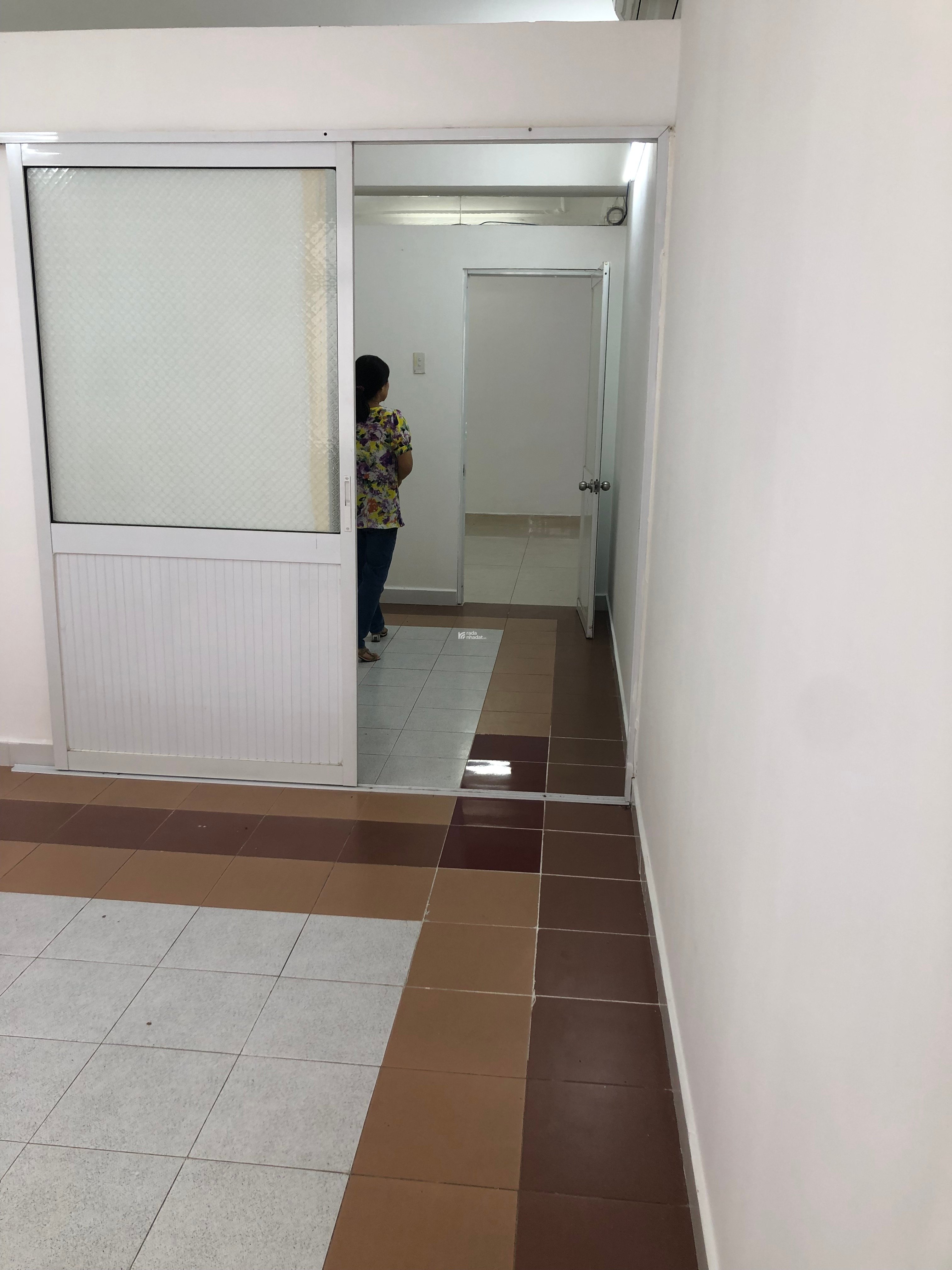 Chung cư nguyễn kim lo R lầu 2 (thang bộ) 50m 2PN 1VS