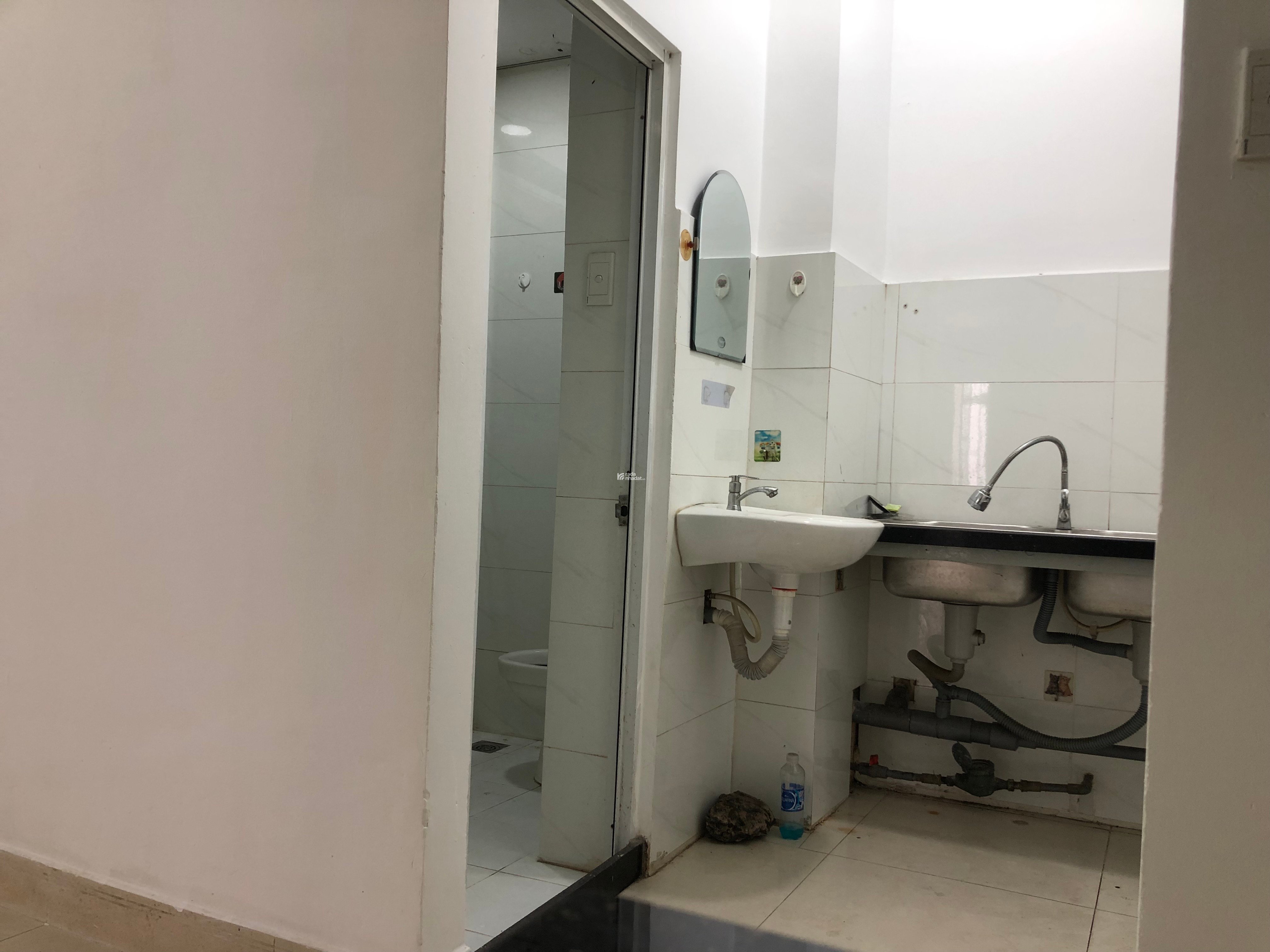 Chung cư nguyễn kim lo R lầu 2 (thang bộ) 50m 2PN 1VS