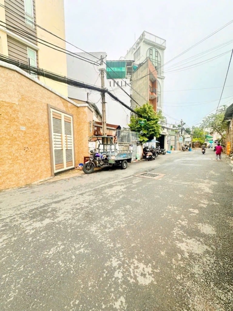 Mặt Tiền Kinh doanh Sầm Uất - 52m2 - 4 Tầng đúc - Mới vào ở ngay - Dòng tiền 22triệu/Tháng