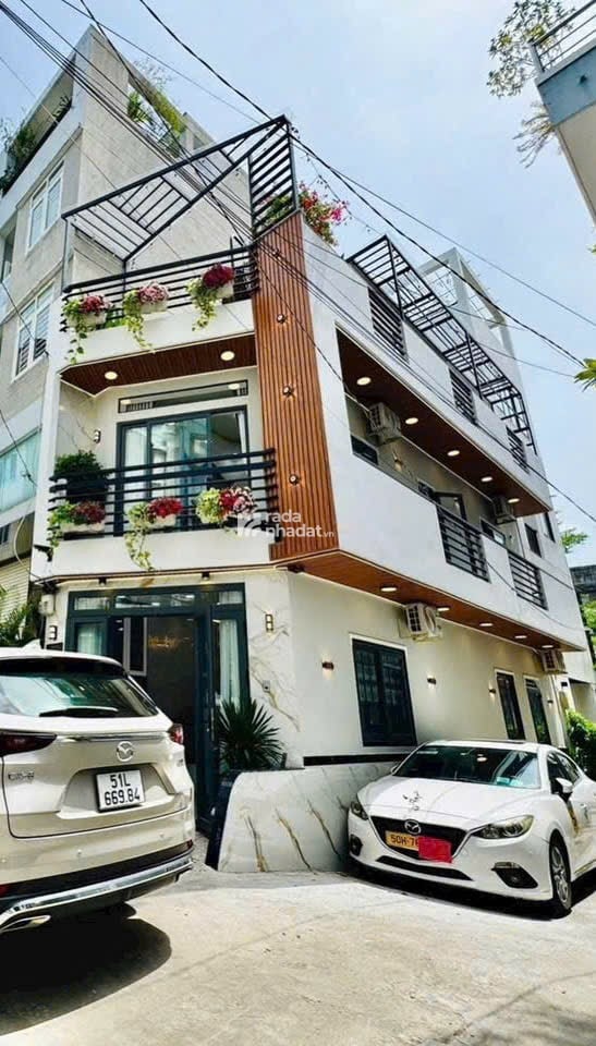 Bán nhà trung tâm Bình Thạnh 3tỷ350, DT 31m2 đường Phan Văn Trị, phường 11, Bình Thạnh