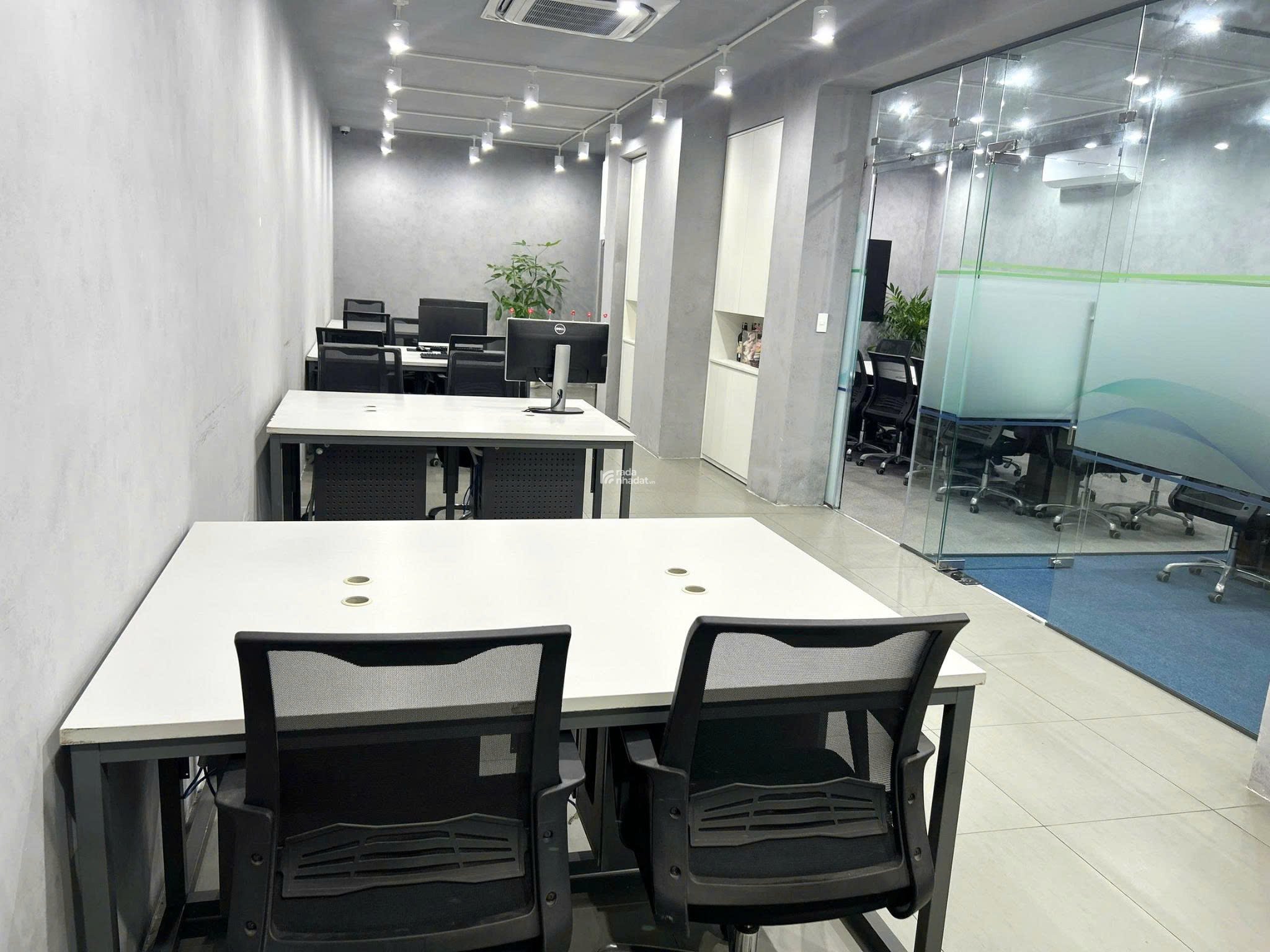 Thuê ngay mặt tiền 708-712 cách mạng tháng tám ngay công viên lê thị riêngấn chi tiết.