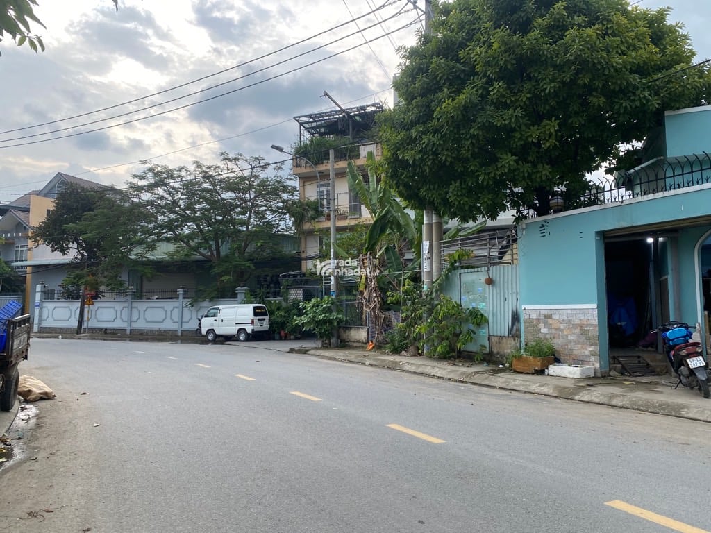 3 MẶT TIỀN D.TÍCH KHỦNG 240m2, K. DOANH CỰC ĐỈNH TT PHƯỜNG LINH ĐÔNG CHỈ 10,9 TỶ.