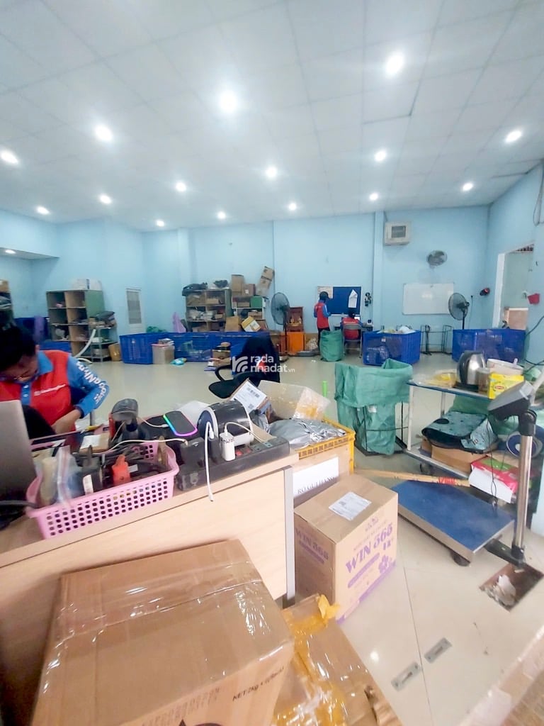 3 MẶT TIỀN D.TÍCH KHỦNG 240m2, K. DOANH CỰC ĐỈNH TT PHƯỜNG LINH ĐÔNG CHỈ 10,9 TỶ.