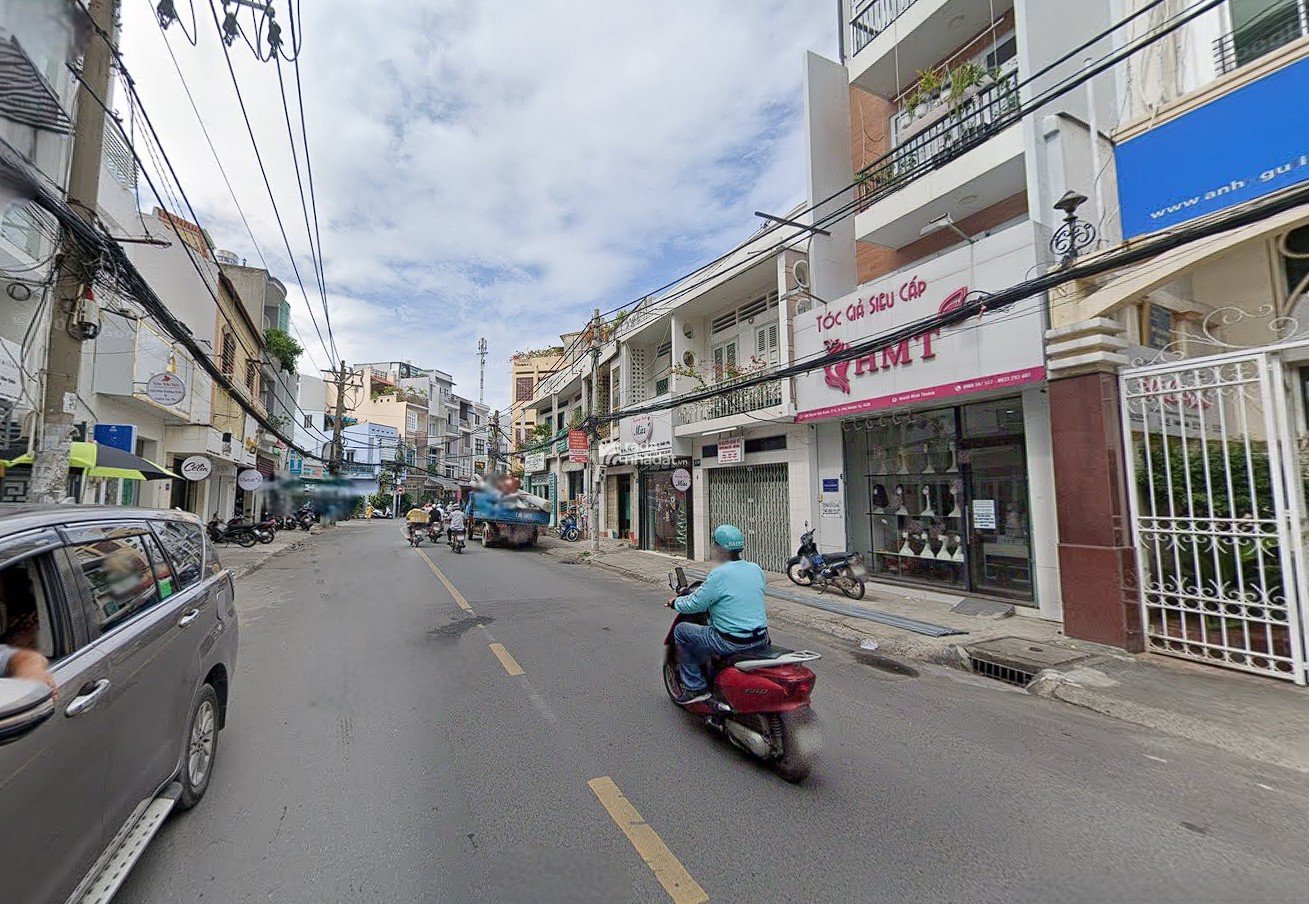 CHDV 4 TẦNG HUỲNH VĂN BÁNH, DTS 150M2, 7 PN, HẺM 7M, SỔ VUÔNG, HCĐ, OTO NGỦ TRONG NHÀ.