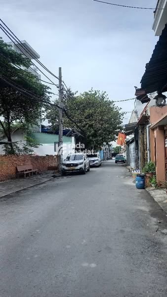 HIẾM TÂN PHÚ - LÔ GÓC 3 MẶT HẺM XE TẢI. CHỈ NHỈNH 6 TỶ.