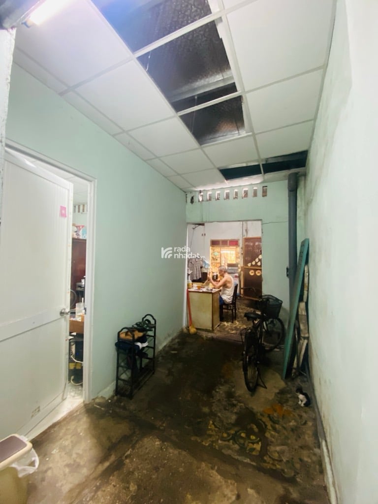 - Vị trí tuyệt đẹp gần Đại học công nghiệp thực phẩm. Vài bước chân qua Tân Bình, Trường Chinh.