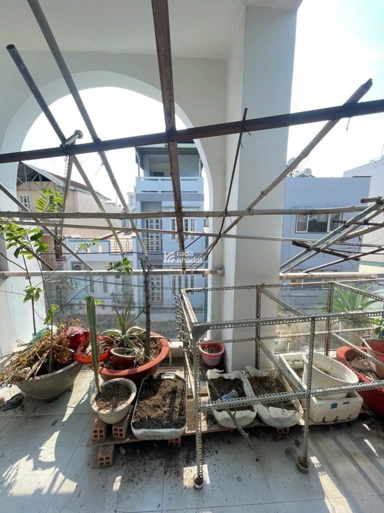 NHANH MỚI KỊP  BÁN GẤP NHÀ BÌNH TÂN GIÁP TÂN PHÚ KDĐỈNH DT KHỦNG ( 5*20)  3 TẦNG CHỈ 5,680 TỶ