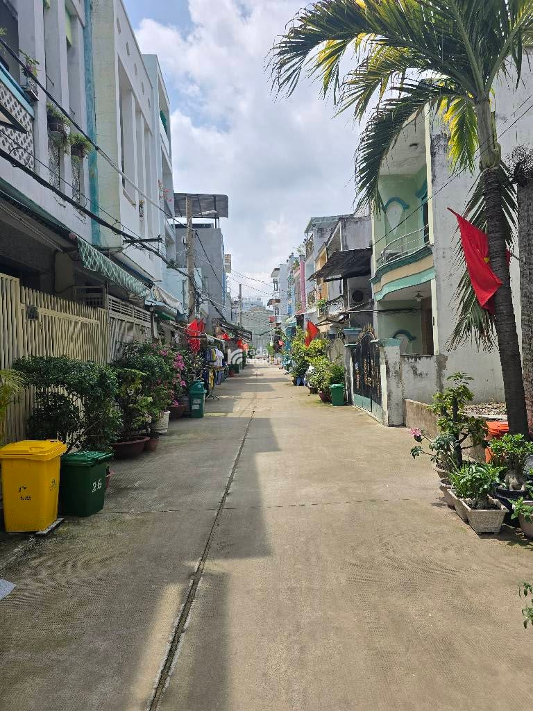 BÁN NHÀ NGUYỄN QUÝ YÊM 64M2 6.3 TỶ 3 TẦNG 4X16 HẺM XE TẢI GẦN TÊN LỬA