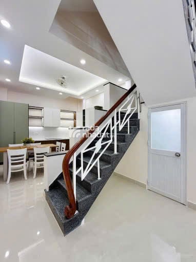 Nhà đẹp 52m2 ngay Nguyễn Oanh, Gò Vấp. Giá: 2 Tỷ 890. Có sổ riêng chính chủ, hẻm oto