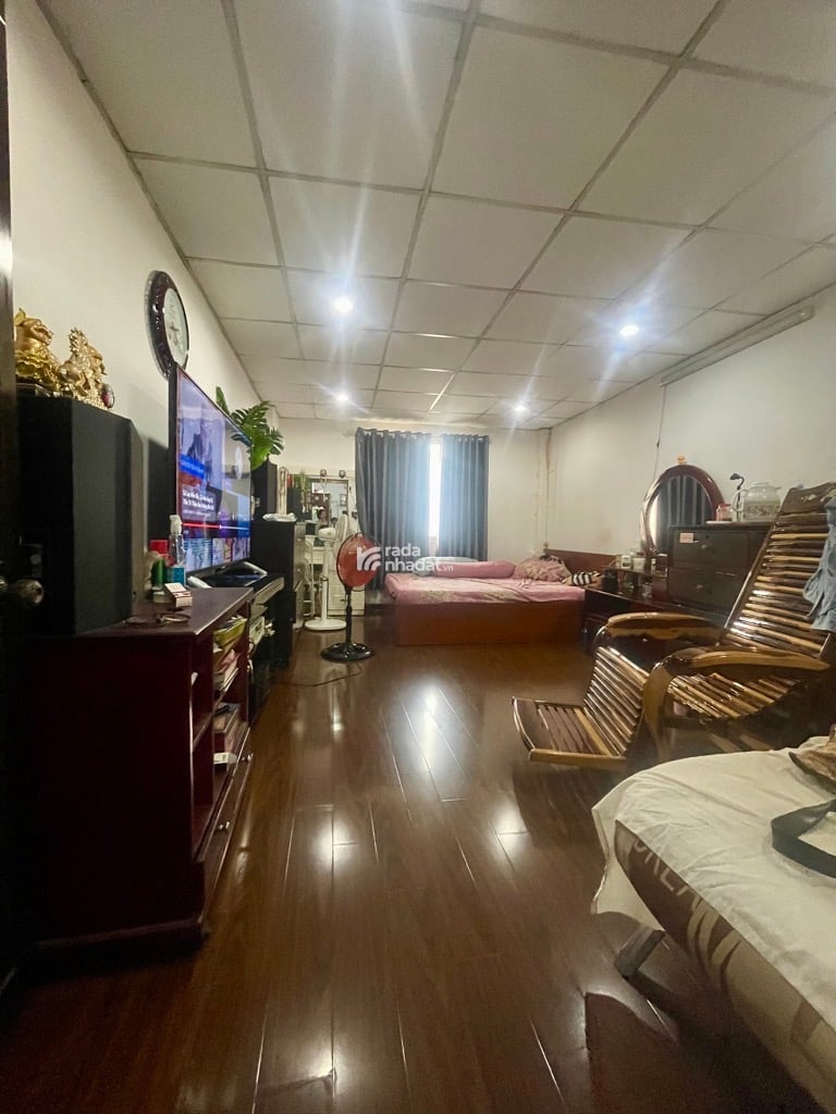 Nhà MT cần bán, vị trí đắc địa, gần chợ, trường học.
