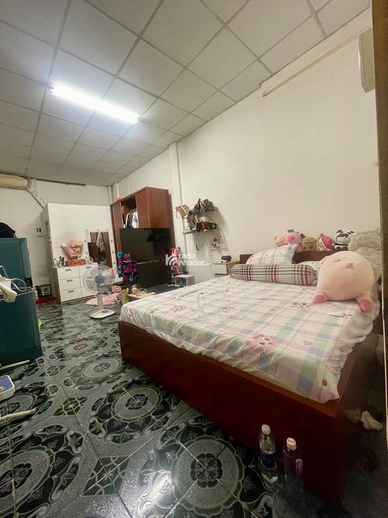 Nhà MT cần bán, vị trí đắc địa, gần chợ, trường học.