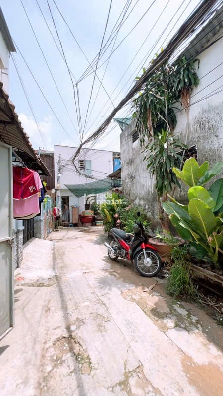 "NHÀ 2 LẦU HẺM XE HƠI, ĐƯỜNG 268, PHƯỚC LONG A, Q 9.Diện tích đất: 100 m2(5x20). GIÁ BÁN: 7.5 TỶ