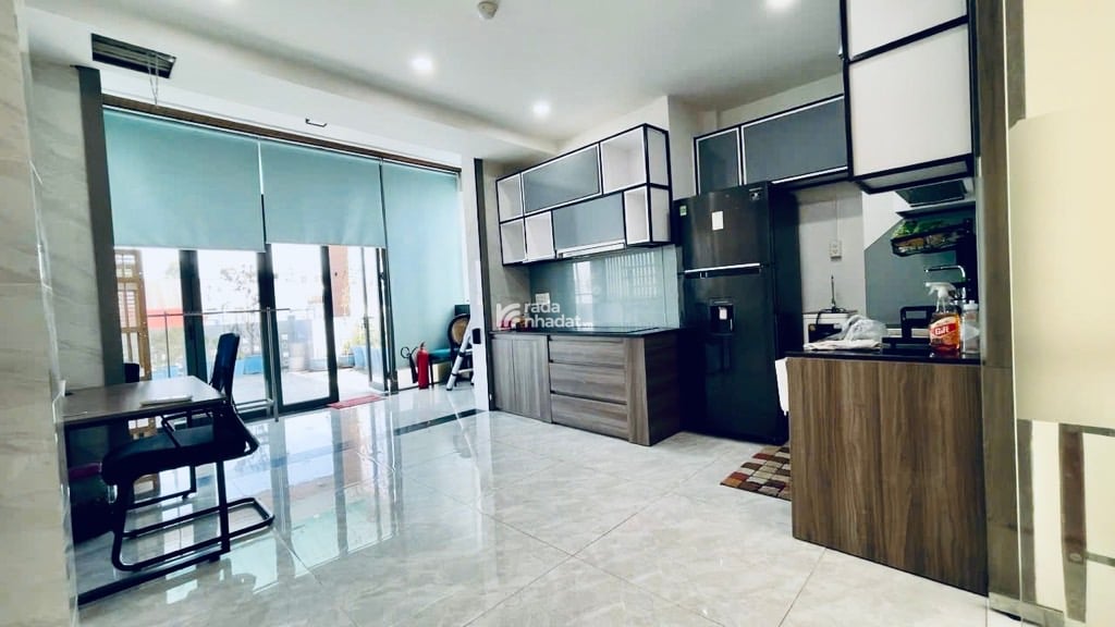 MT KHU SÂN BAY 6 TẦNG THANG MÁY KINH DOANH SẦM UẤT 
