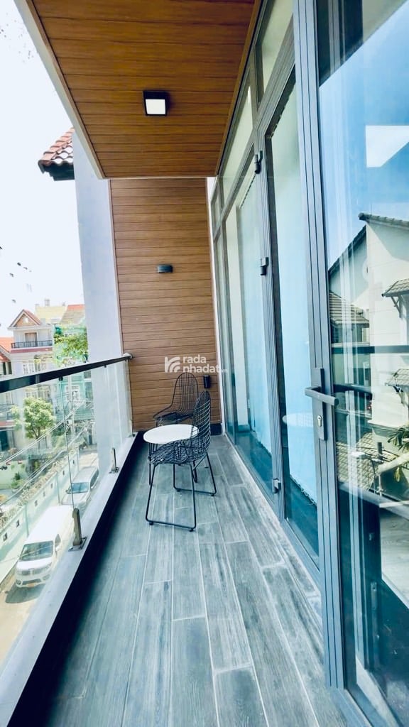 MT KHU SÂN BAY 6 TẦNG THANG MÁY KINH DOANH SẦM UẤT 