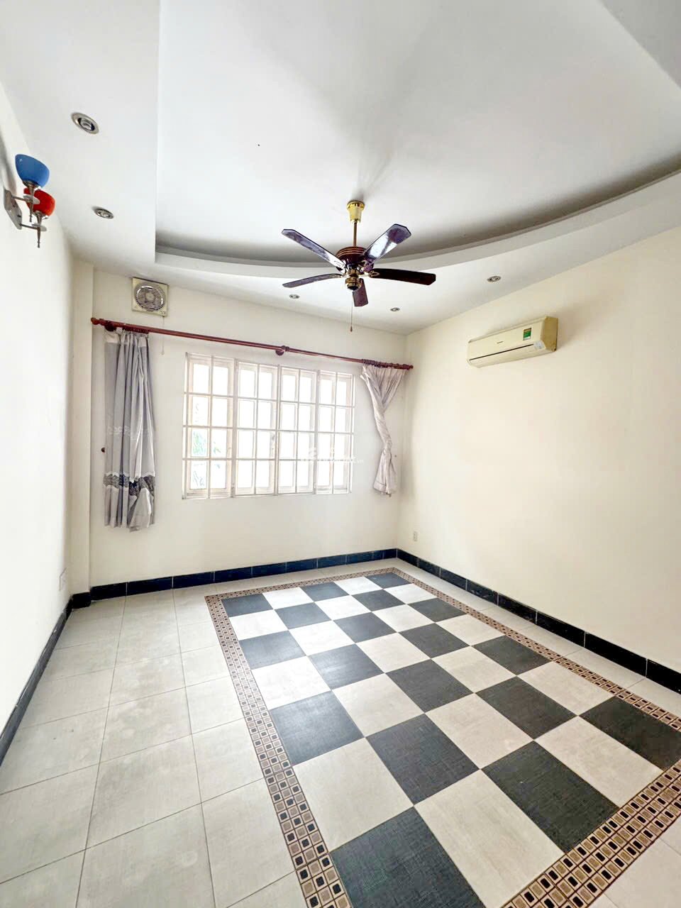 Bán nhà 2 lầu 4x20m mặt tiền đường Trần Thị Ngôi P.4 Quận 8