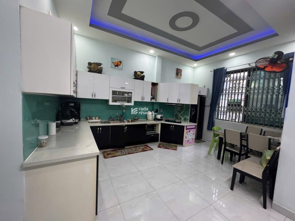 BÁN GẤP NHÀ 3 TẦNG MỚI ĐẸP - NGANG 8M CỰC HIẾM - SÁT KINH DƯƠNG VƯƠNG