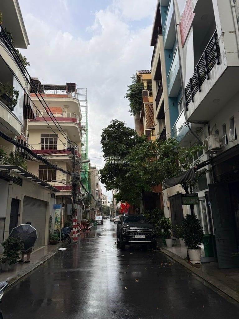 TÂN BÌNH NGAY NHÀ GA T3 - CHDV CAO CẤP - 7 PHÒNG - HẺM TO NHƯ MẶT TIỀN - 