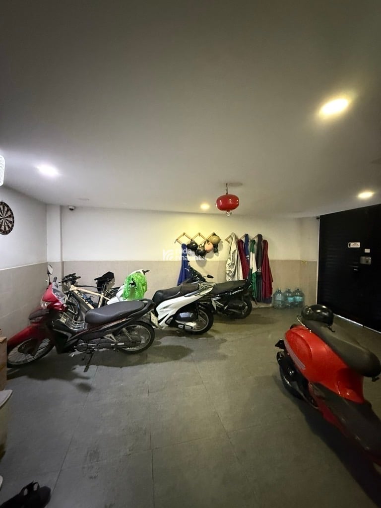 TÂN BÌNH NGAY NHÀ GA T3 - CHDV CAO CẤP - 7 PHÒNG - HẺM TO NHƯ MẶT TIỀN - 