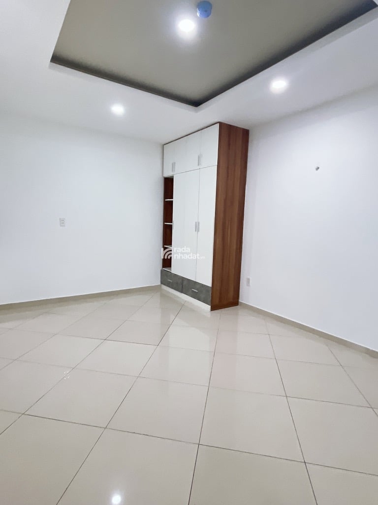 NHÀ 7 TẦNG - KHU K300 - TÂN BÌNH - NGANG KHỦNG 18M - DTCN 173M2 - DÒNG TIỀN 200TR / THÁNG - GIÁ 54