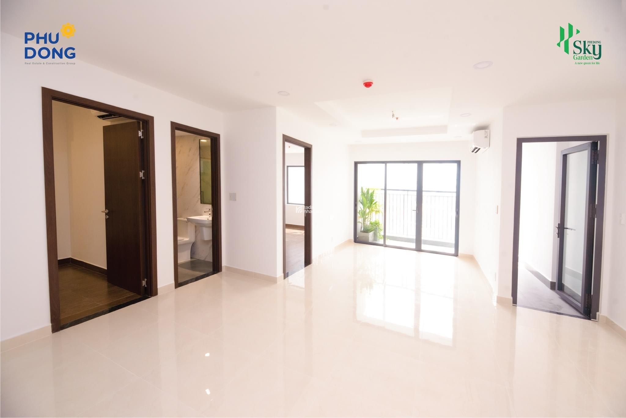Cho thuê căn góc chung cư Phú Đông Sky Garden, 9 triệu, 73 m2, 2PN, 2WC