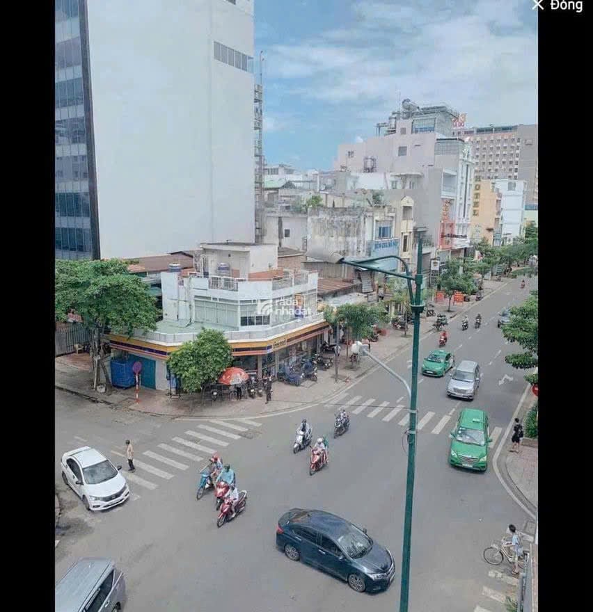 Hiếm! Bán căn góc 2 mt Bạch Đằng, Tân Bình, 13 x 11 chỉ 23,5 tỷ giá rẻ hơn cả hẻm.