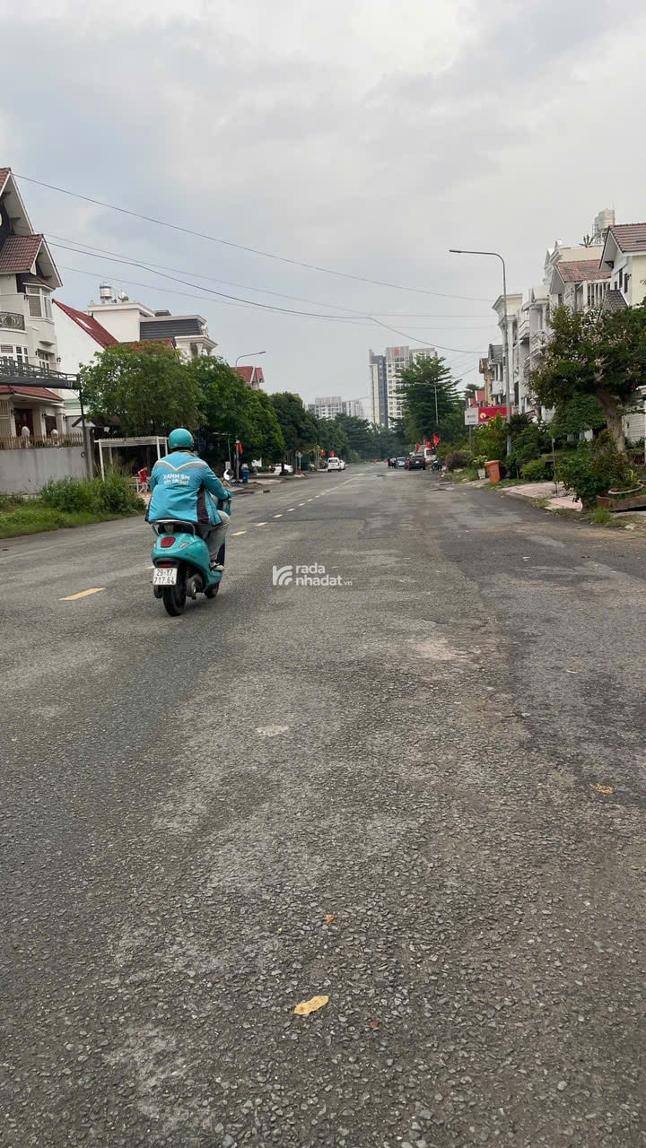 BIỆT THỰ XÂY THÔ KHU DÂN CƯ VIP -NGAY UBND QUẬN 12  ĐƯỜNG LÊ THI RIÊNG -PHƯỜNG THỚI AN