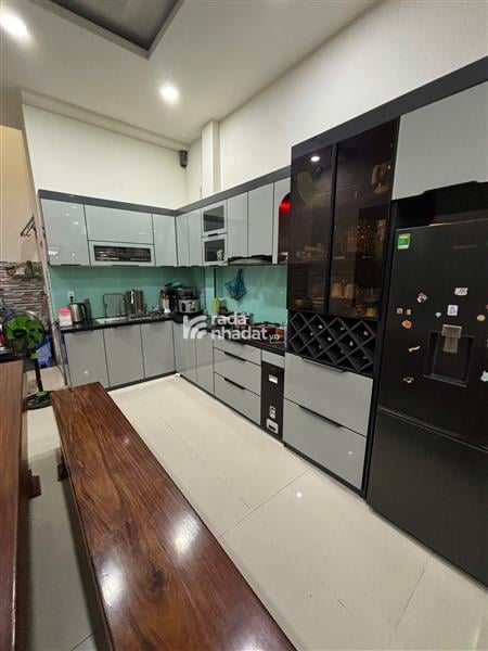 BÁN NHÀ 4 TẦNG  GẦN AOEN MALL  HẺM 6M 