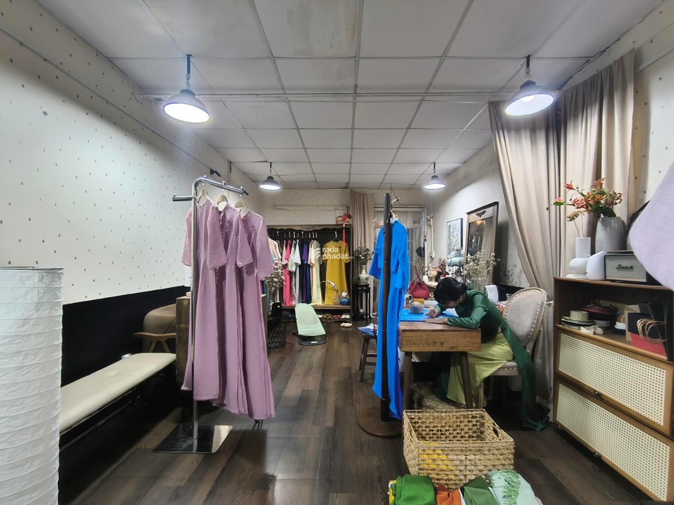 KHU DÂN TRÍ - THẲNG 1 TRỤC RA MẶT TIỀN, HẺM THÔNG - NGANG HƠN 4M - ĐANG CHO THUÊ 100 TRIỆU/NĂM