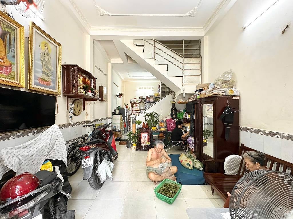 SÁT TÂN BÌNH, HẺM XE HƠI HUỲNH THIỆN LỘC, TÂN PHÚ, 30M2 HIẾM CÓ. GIẢM 550TR CHỈ 5.4T TL TỐT