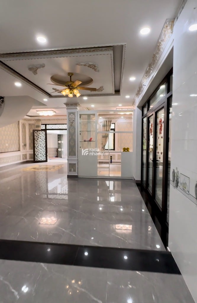 TOÀ NHÀ VĂN PHÒNG-CHDV-BIỆT THỰ LIỀN KỀ - CỐNG LỞ-P.15- TÂN BÌNH-DT: 6/21*32m(340M2)- 30 TỶ