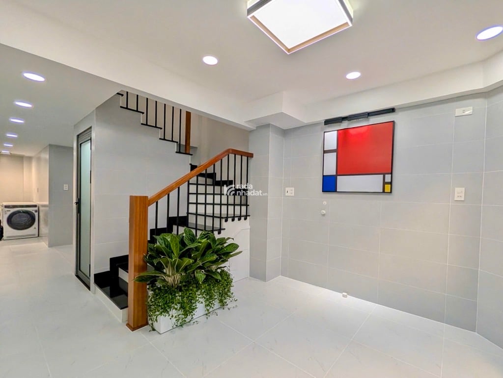 CHDV MỚI ĐẸP NGAY KHU PHAN XÍCH LONG NỐI DÀI - 45M2 - 5 TẦNG - 6PN KHÉP KÍN - CHO THUÊ 30-45TR