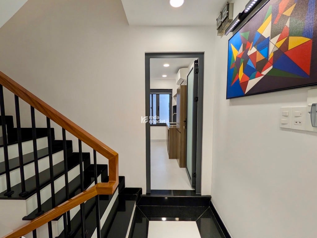 CHDV MỚI ĐẸP NGAY KHU PHAN XÍCH LONG NỐI DÀI - 45M2 - 5 TẦNG - 6PN KHÉP KÍN - CHO THUÊ 30-45TR