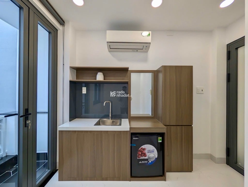 CHDV MỚI ĐẸP NGAY KHU PHAN XÍCH LONG NỐI DÀI - 45M2 - 5 TẦNG - 6PN KHÉP KÍN - CHO THUÊ 30-45TR