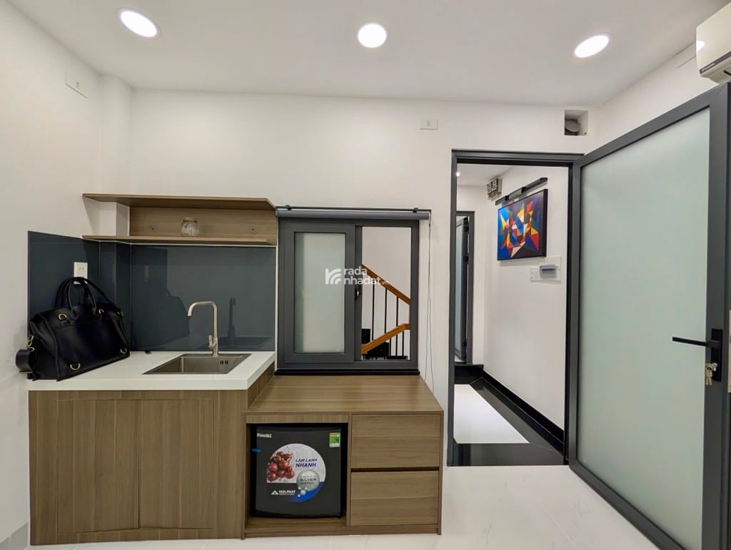 CHDV MỚI ĐẸP NGAY KHU PHAN XÍCH LONG NỐI DÀI - 45M2 - 5 TẦNG - 6PN KHÉP KÍN - CHO THUÊ 30-45TR